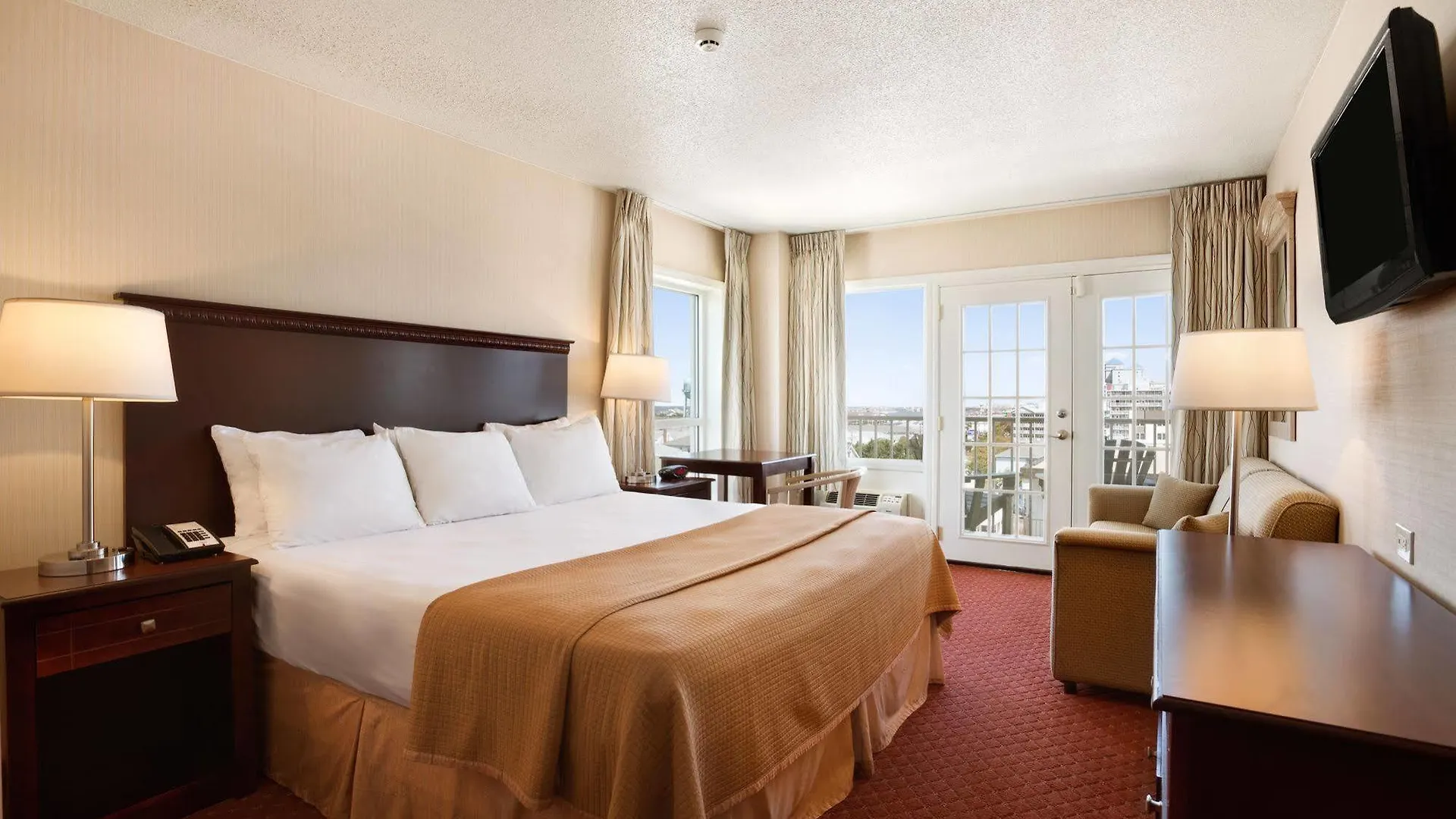 Howard Johnson Plaza By Wyndham Ocean City Oceanfront Hotel