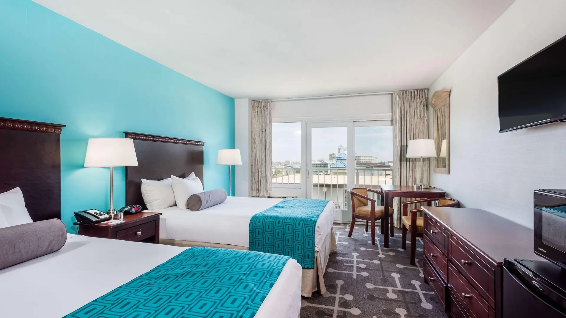 Howard Johnson Plaza By Wyndham Ocean City Oceanfront