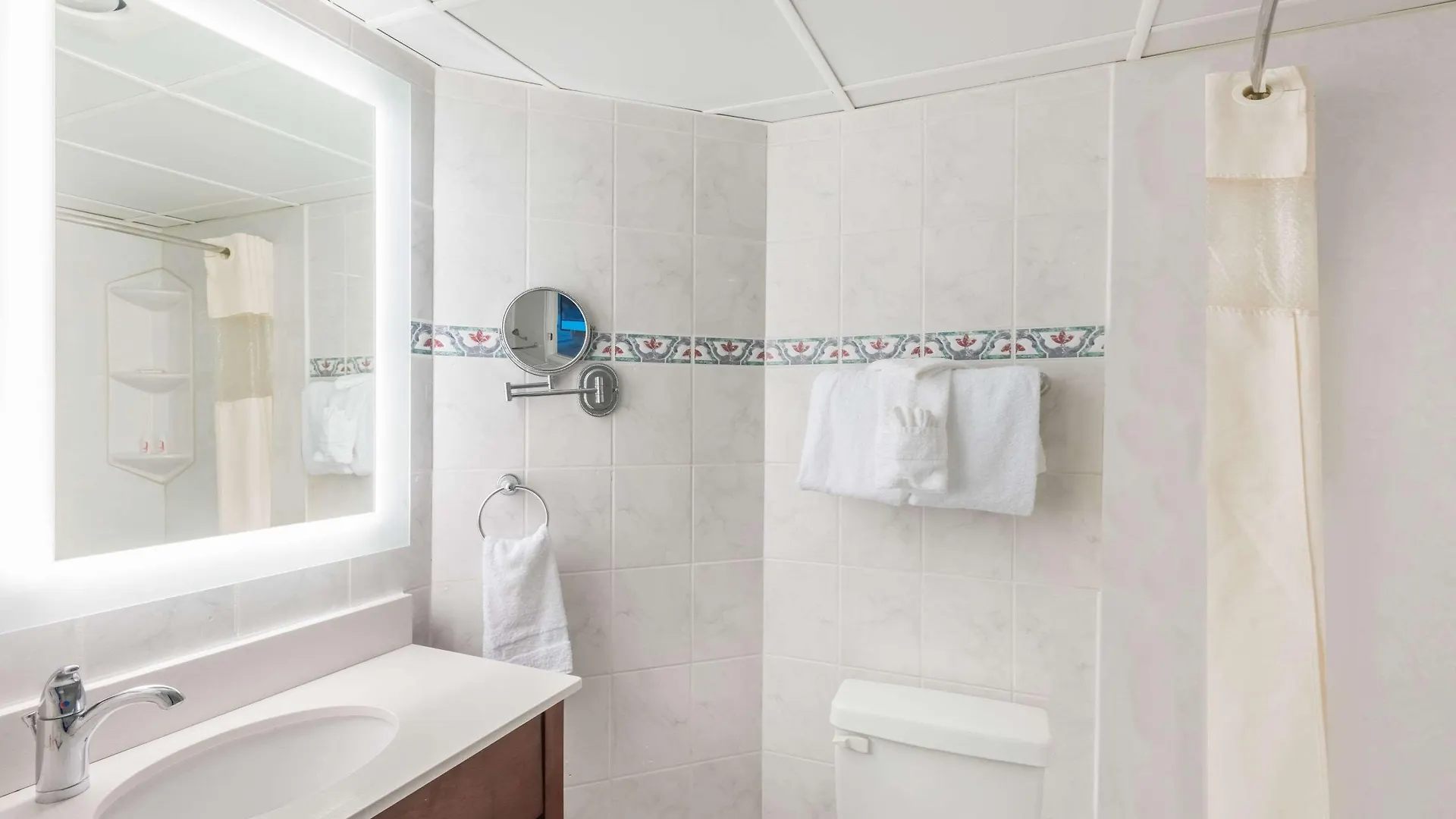 Hotel Howard Johnson Plaza By Wyndham Ocean City Oceanfront