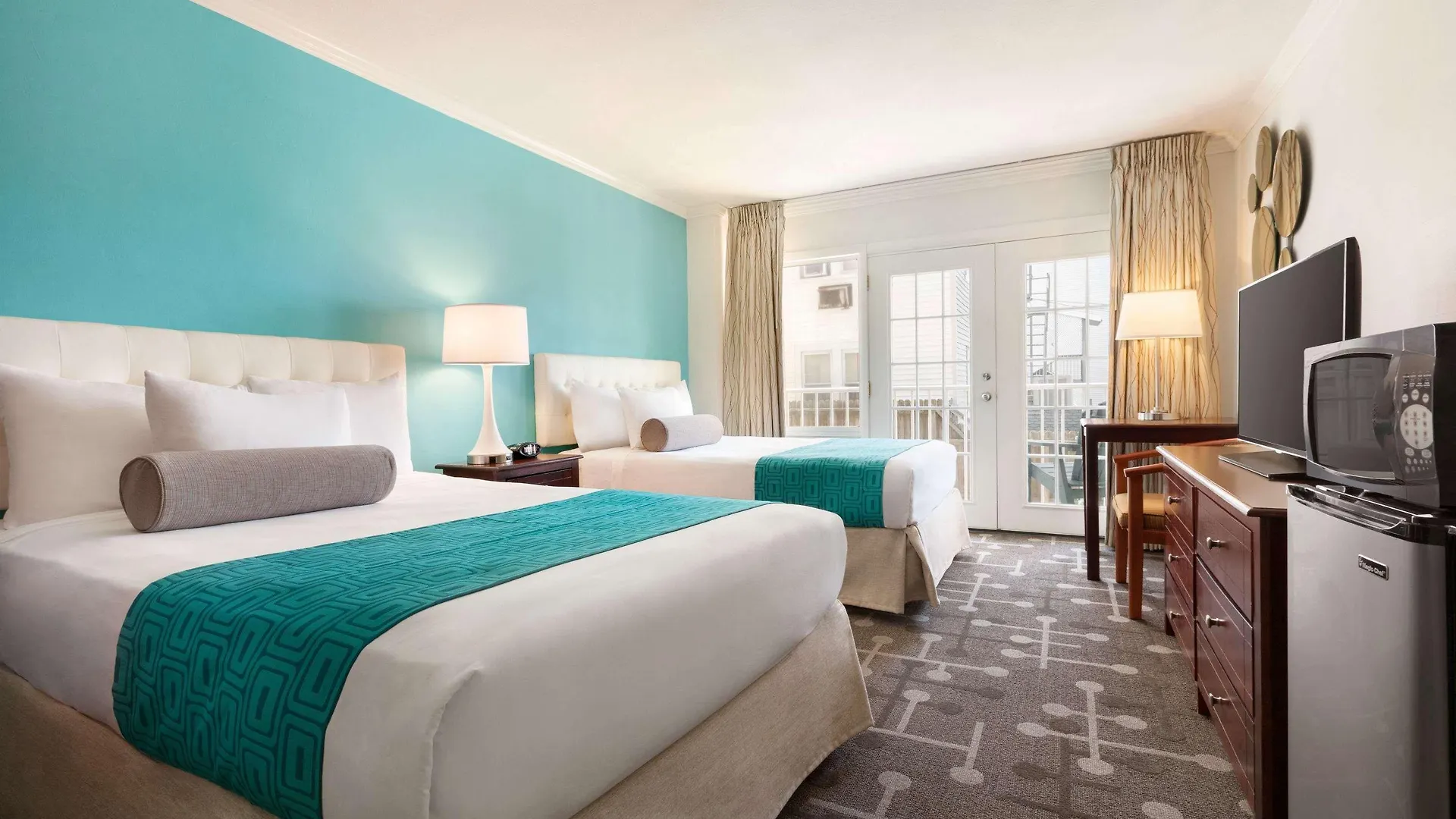 Howard Johnson Plaza By Wyndham Ocean City Oceanfront 3*,
