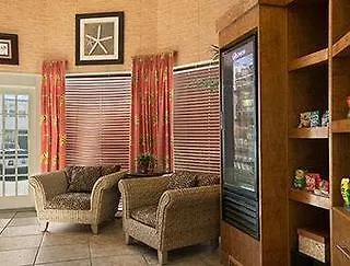 Howard Johnson Plaza By Wyndham Ocean City Oceanfront