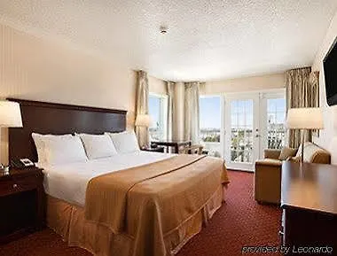 Howard Johnson Plaza By Wyndham Ocean City Oceanfront