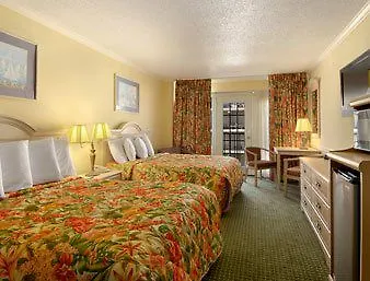 Howard Johnson Plaza By Wyndham Ocean City Oceanfront Hotel